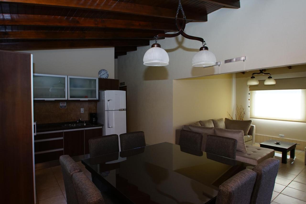Complejo De Cabanas Atrapasuenos El Calafate Kültér fotó